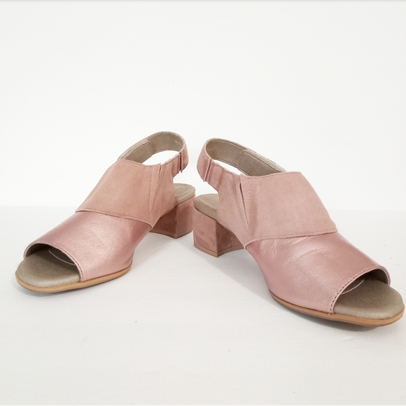 Cloud Footwear Kayla Sandals - Picture 1 of 8